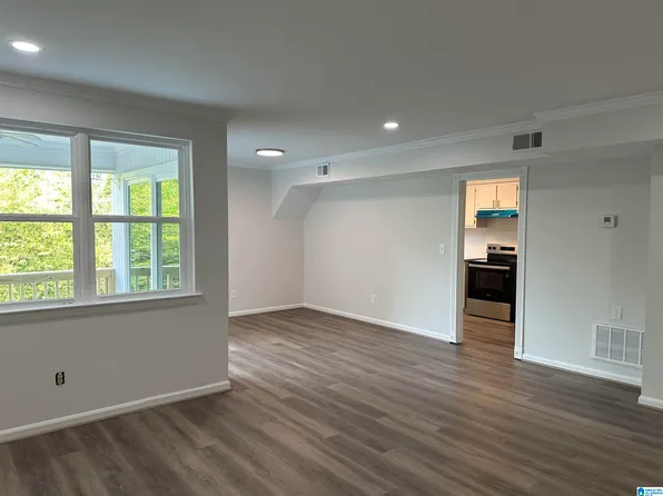 1944 Shades Cliff Ter APT D, Vestavia Hills, AL 35216