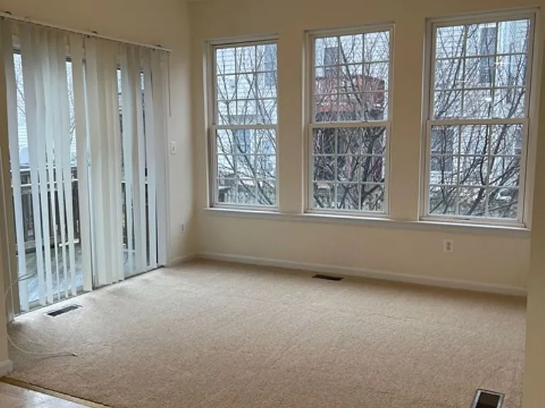 12039 Kemps Landing Cir — Photo 10
