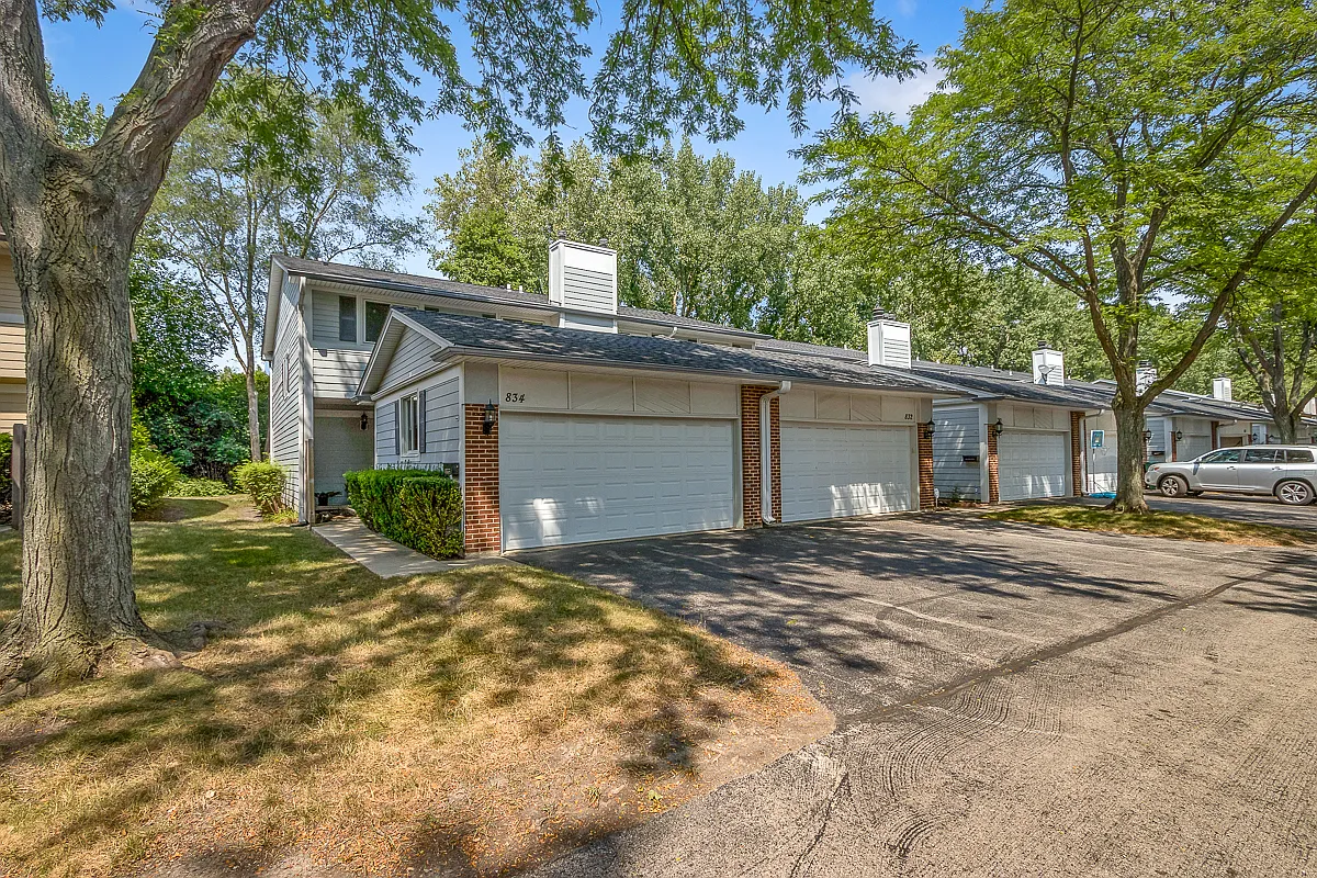 4 bed, 2.5 bath, 2934 sqft, $3,650 — Photo 4