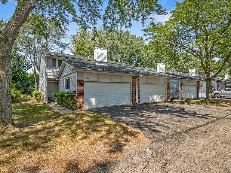 834 Swallow St — Photo 4