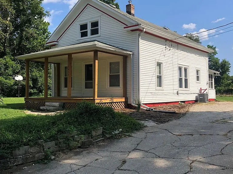 1612 E Matlock Rd — Photo 2
