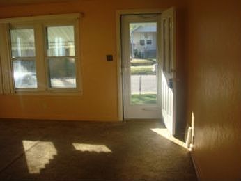 5th image of 2214 N Ellis St