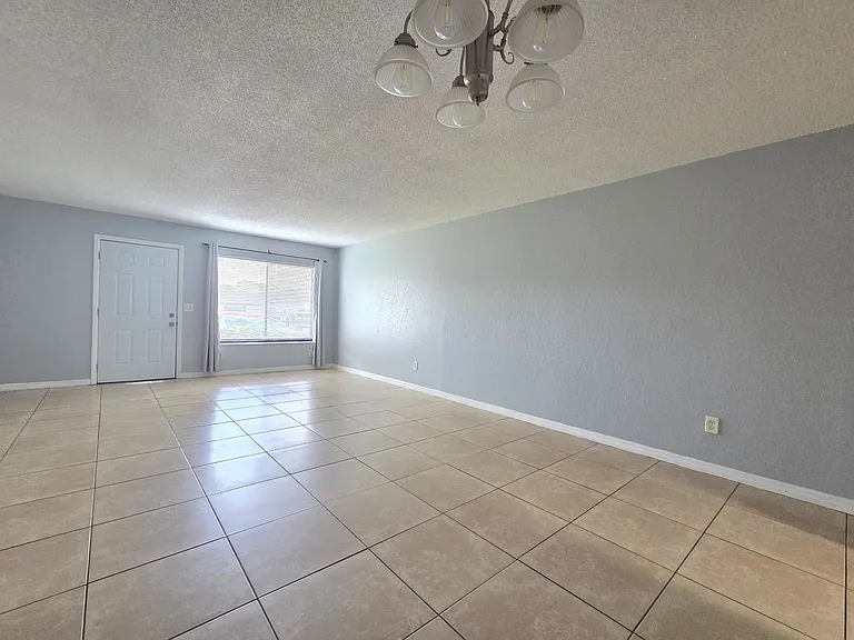 605 Northlake Blvd #63 — Photo 6
