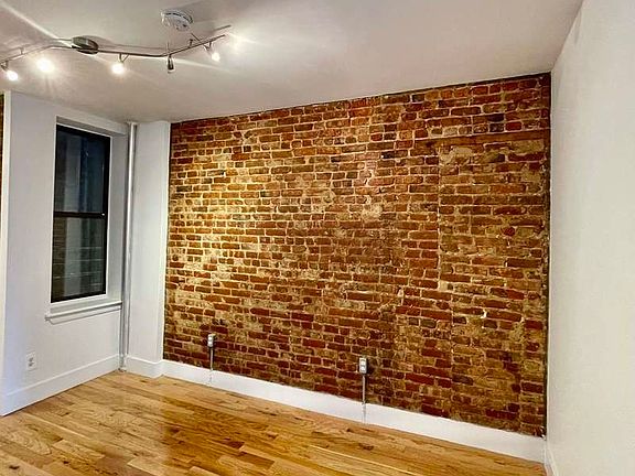 4th image of 645 Franklin Ave #3