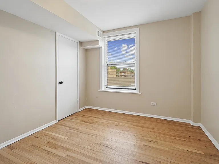 3726 W Montrose Ave #3 — Photo 10