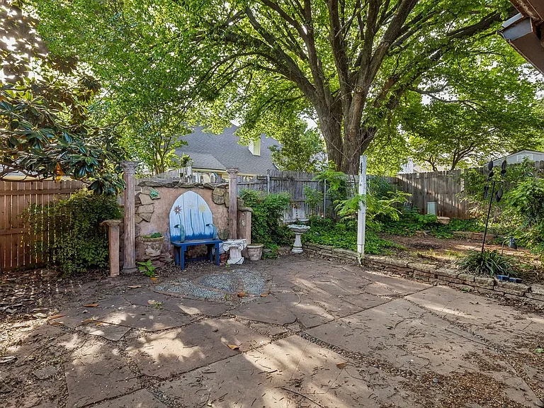 1820 Chelsea Dr — Photo 39