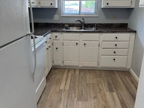 3924 Devonshire Ln APT 4, Pueblo, CO 81005