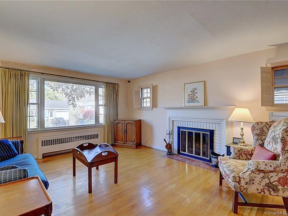 3rd image of 54 Elsie Dr