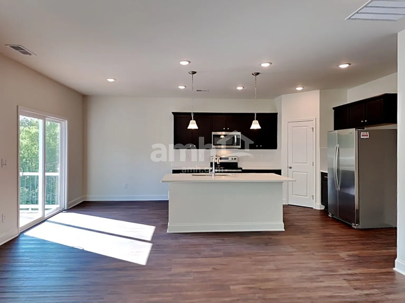 5 bed, 3.5 bath, 2969 sqft, $2,845 — Photo 4