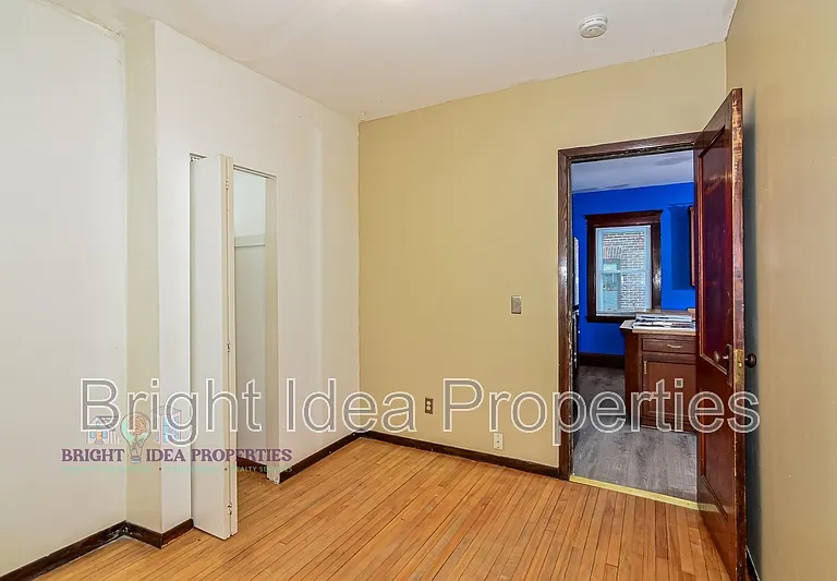 2104 Emerson Ave S #2 — Photo 29
