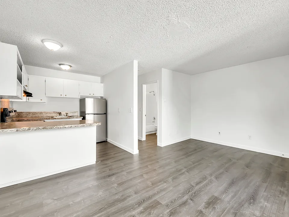 1804 NE Weidler St #17