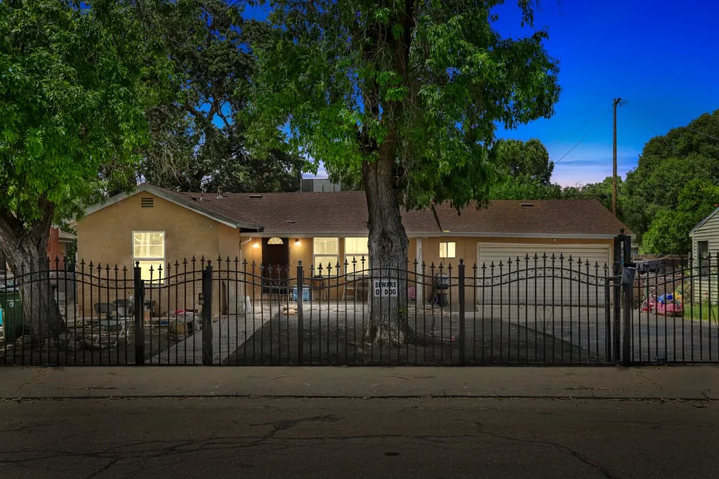 2333 E Anita St photo 1