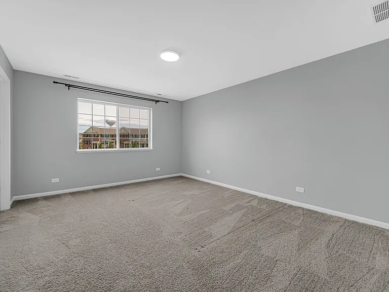 1537 Kraft Ave — Photo 16