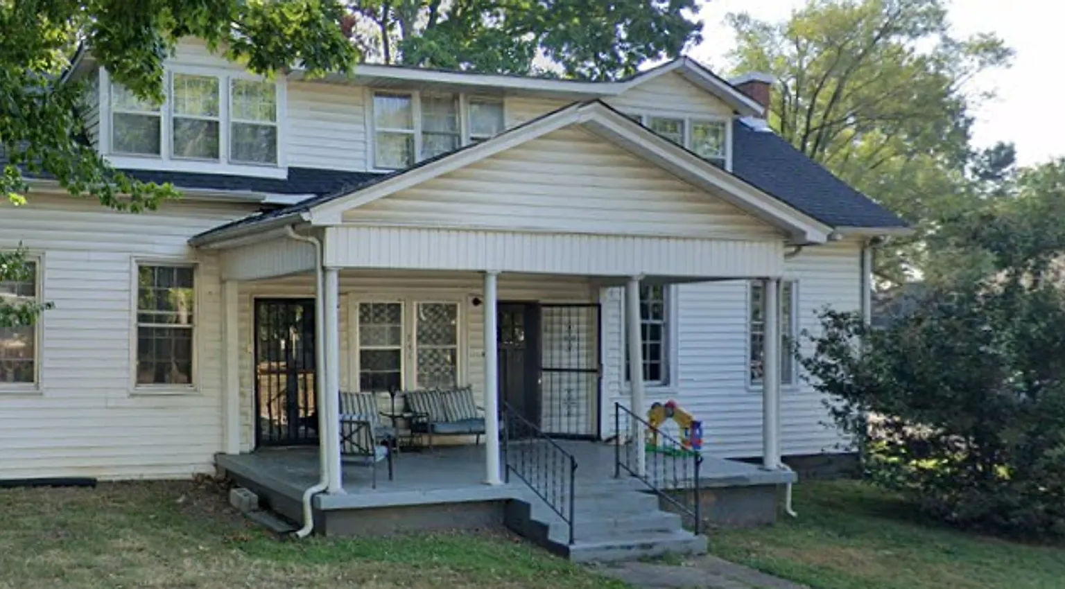 541 Greenwood Ave. — Photo 1