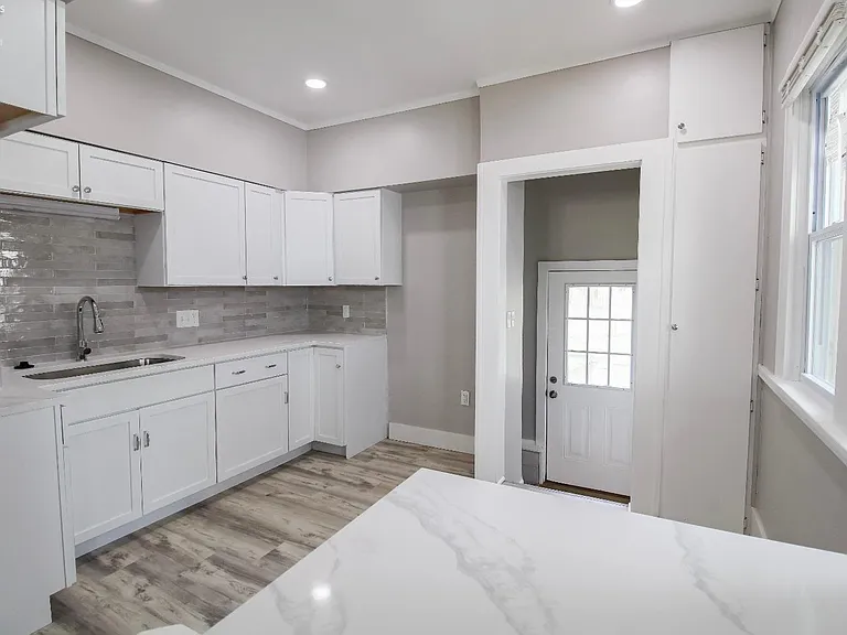2615 Columbus Ave — Photo 8