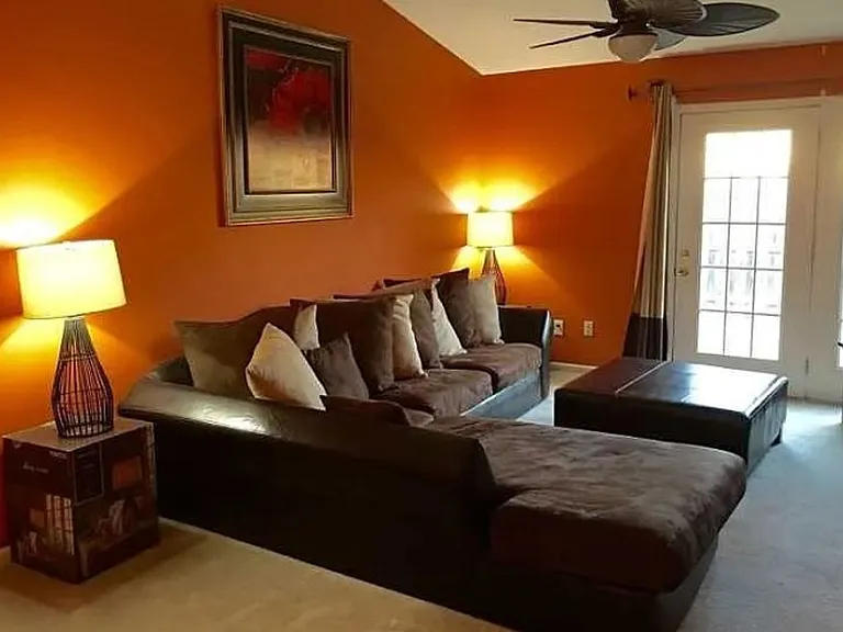 333 Elders Pond Cir — Photo 2