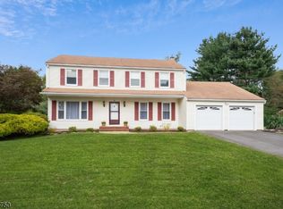 9 Hunt Club Rd, Hillsborough, NJ 08844