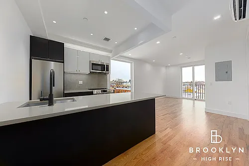 1010 Rogers Ave Photo 1