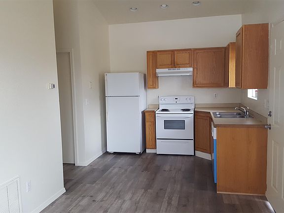 4th image of 1305 E Belmont St APT C