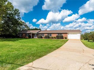 4946 W State Highway 10, Hickory, NC 28602