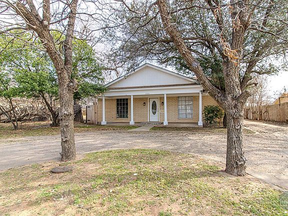 2nd image of 2321 Fannin St