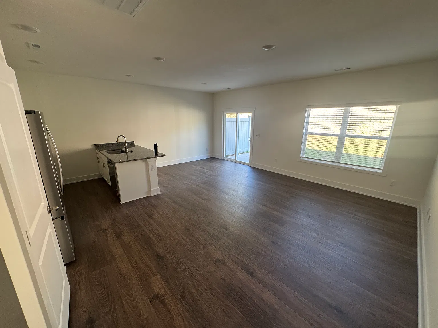 4 bed, 2.5 bath, 1554 sqft, $2,350 — Photo 4
