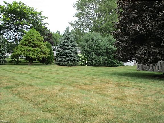 3rd image of 933 Dodge Dr