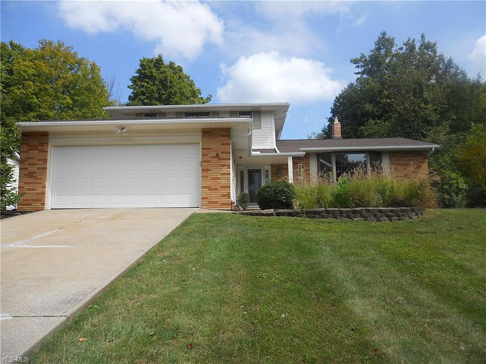 1st image of 32875 Ledge Hill Dr