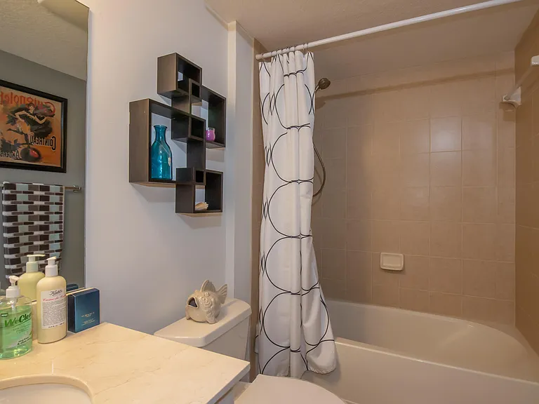 511 Lucerne Ave #401 — Photo 39
