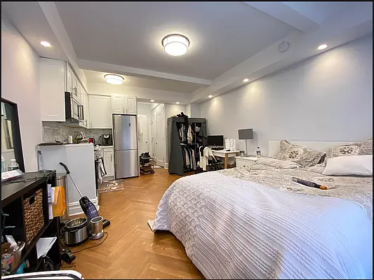 Rented by Bond New York | media 3