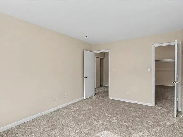 1511 Monterry Pl — Photo 14