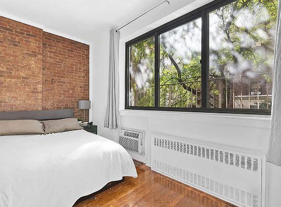 4th image of 235 E 51st St APT 3A