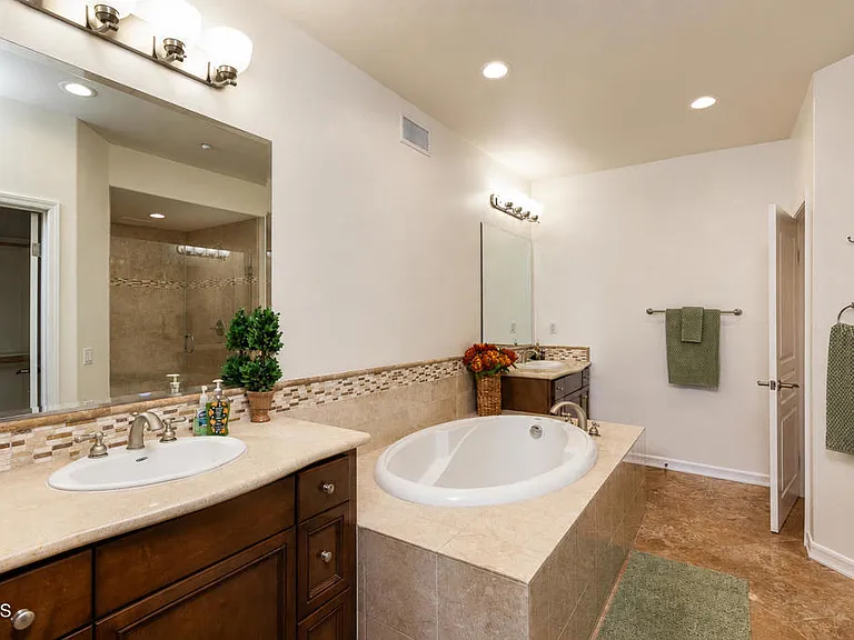 1538 Seabridge Ln — Photo 10