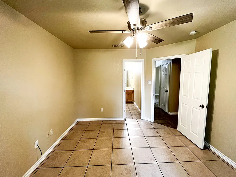 418 W Green Ave #A — Photo 16