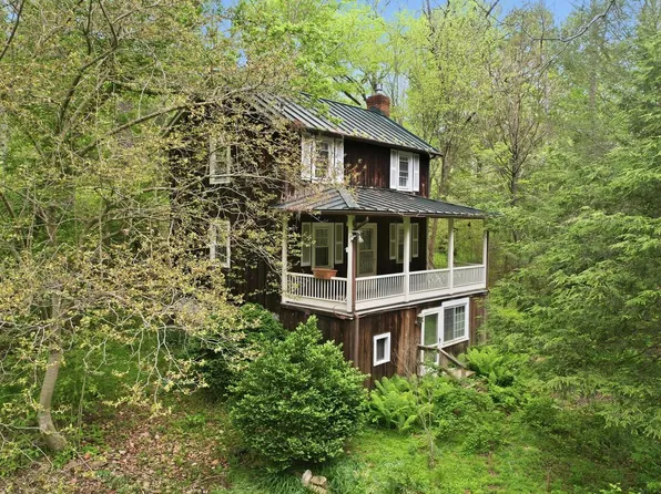 40107 Quarter Branch Rd, Lovettsville, VA 20180