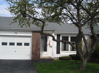 75 Springwood Dr, Webster, NY 14580