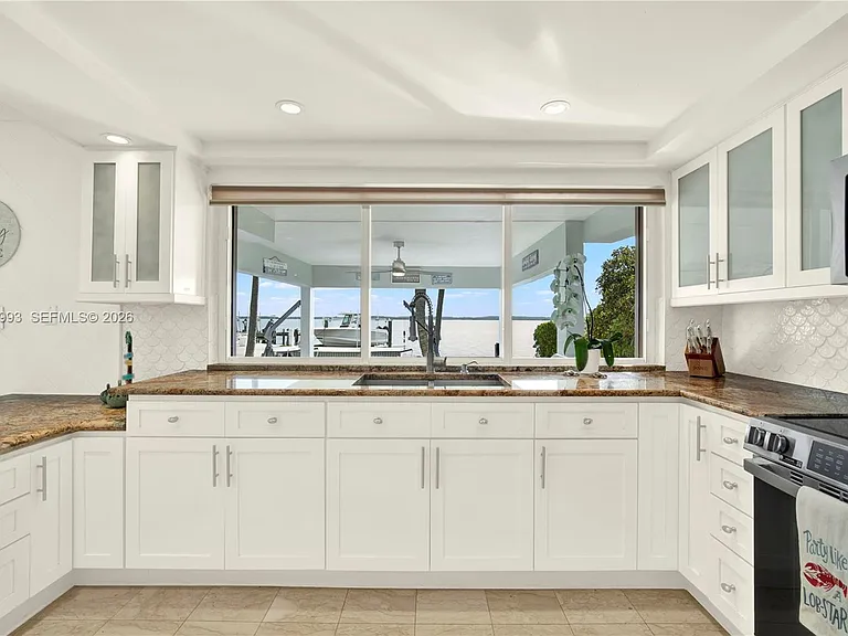 69 Shoreland Dr — Photo 7