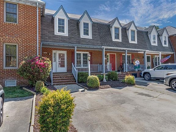 2nd image of 351 Middle Oaks Dr