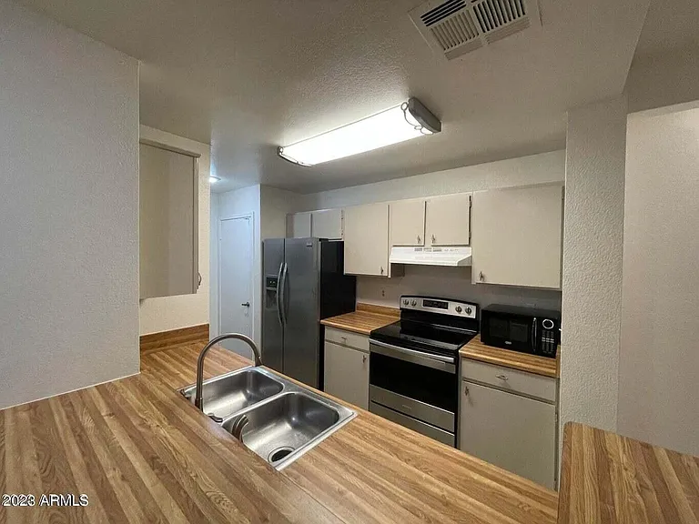 2035 S Elm St #117 — Photo 9