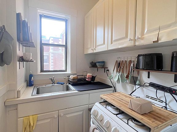 4th image of 84 Prescott St APT 43
