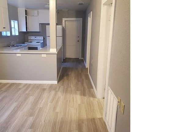 3rd image of 1504 N Lincoln Ave