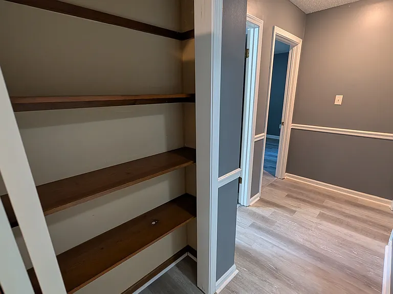 1605 Teresa Cir — Photo 18