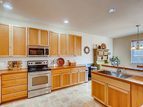 2nd image of 6616 NE 58th Ave