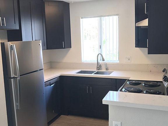 3rd image of 5420 Lea St APT 07