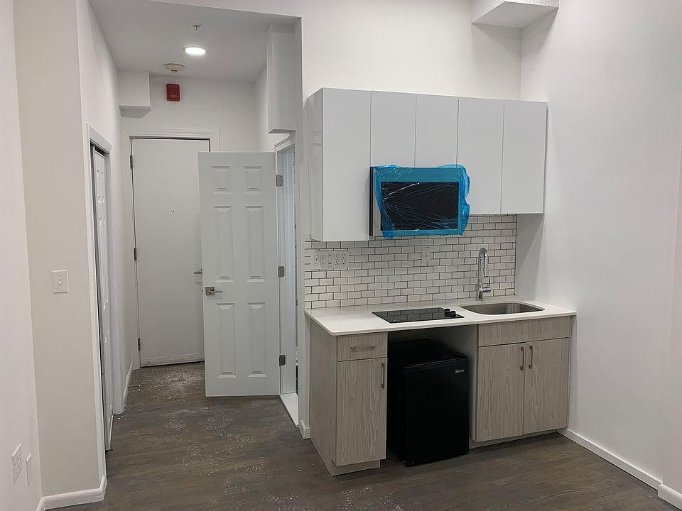 1st image of 270 Newbury St #1G