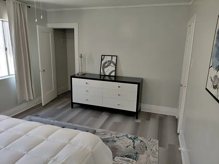 2627 Buckingham Rd — Photo 15