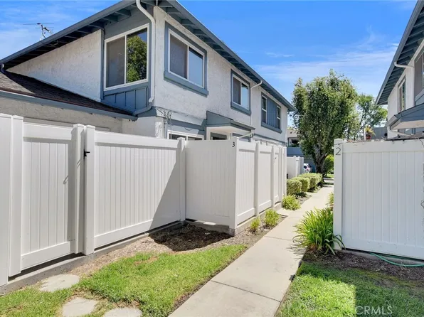 878 W 13th St, Azusa, CA 91702
