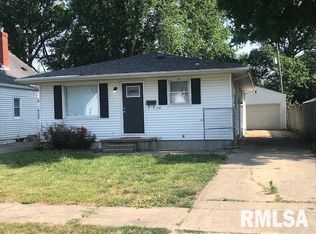 2156 E Converse Ave, Grandview, IL 62702