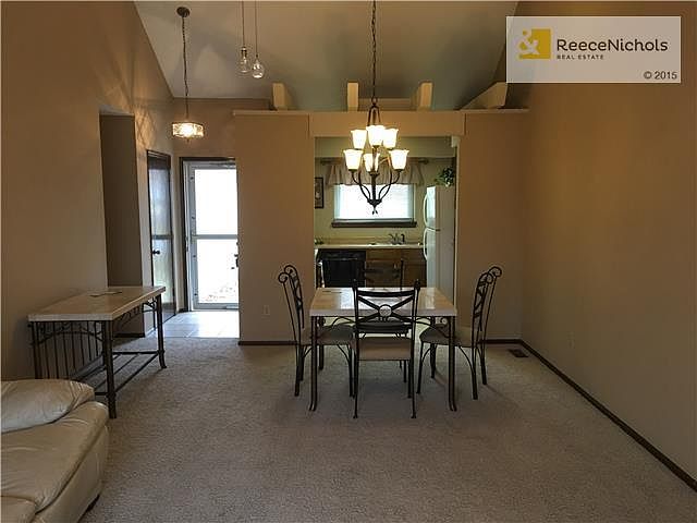 2nd image of 2910 NE 59th Pl