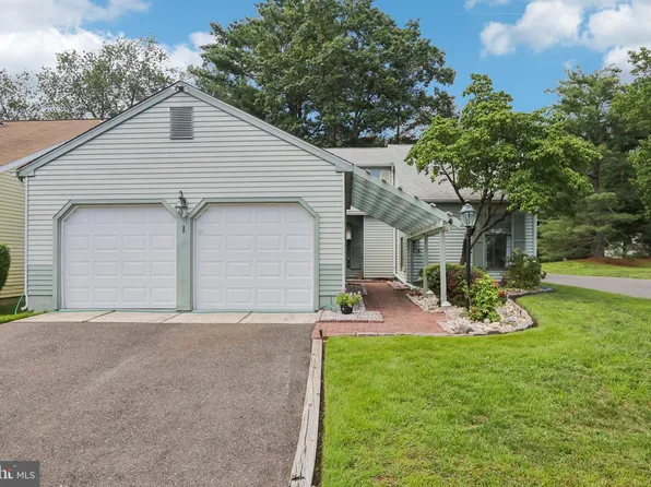 1 Foxborough Ct, Medford, NJ 08055